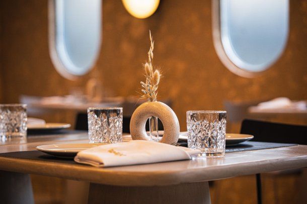 Cómo es el restaurante de Saavedra que combina cocina y arte