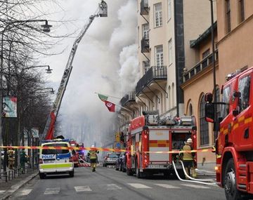 Un incendio en la embajada argentina en Suecia dejó 14 heridos