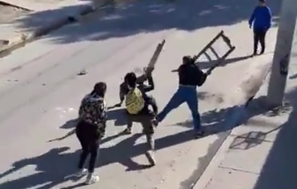 Conmoción en Catamarca: golpean brutalmente a una mujer con un palo tras el robo de su moto