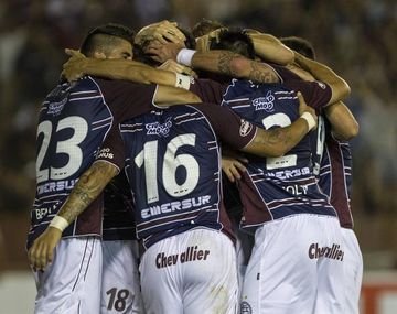 Lanús busca su primera victoria en la Copa ante Cerro