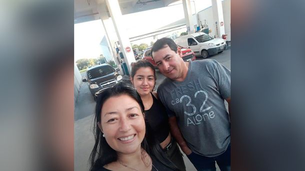 Milagros junto a su mamá Cristina Retamanzo y su papá Ricardo Galarza&nbsp;