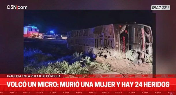 Córdoba: volcó un micro de larga distancia y murió una mujer
