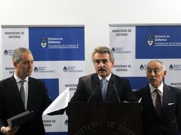 El Gobierno reiteró su aval al jefe del Ejército