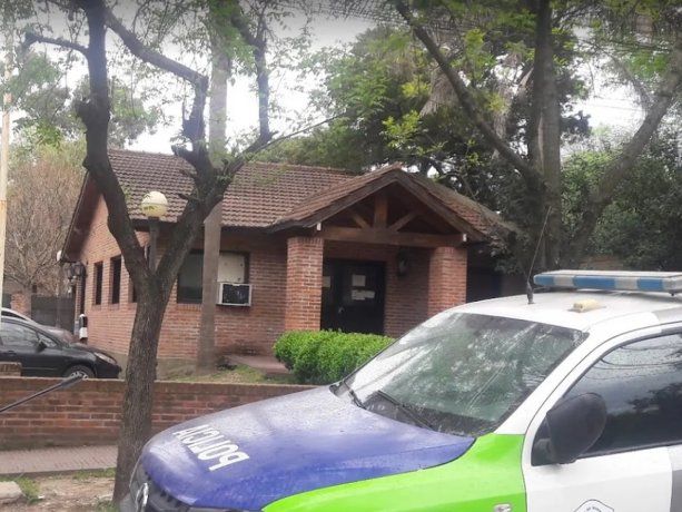 Escándalo en una comisaría de Tigre: fue a hacer una denuncia por violencia de género y el policía la quiso seducir