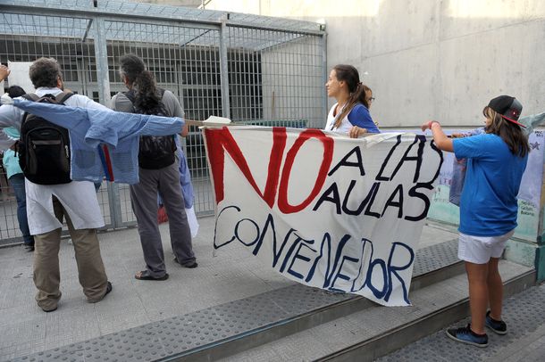 La Ciudad defiende las aulas container: Son seguras y confortables