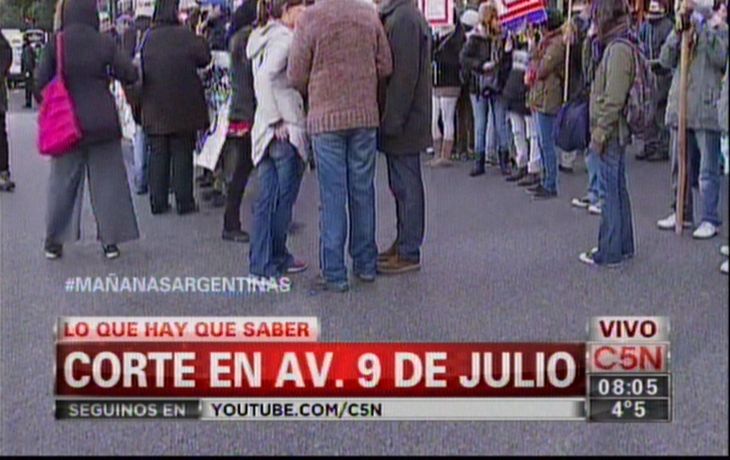 Corte total en Avenida Corrientes, altura 9 de Julio