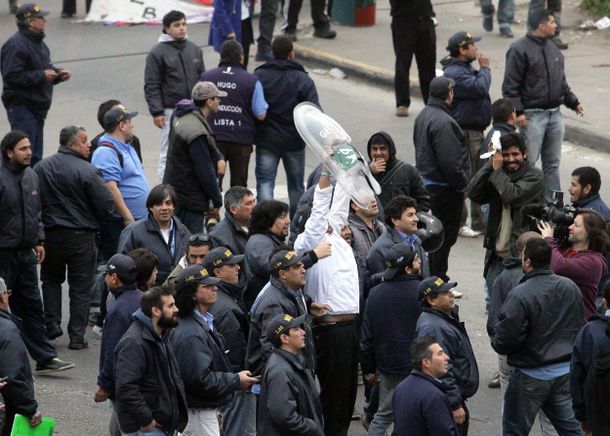 Violentos incidentes en Panamericana entre Gendarmería y colectiveros de la línea 60