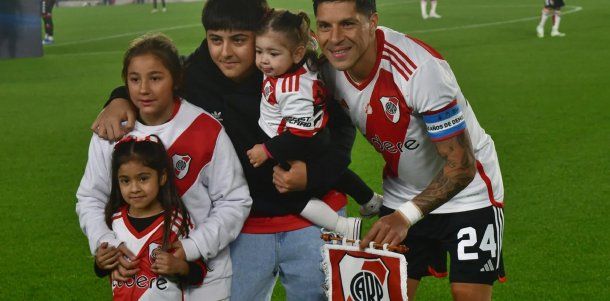 La ovación a Enzo Pérez y su familia en el Monumental