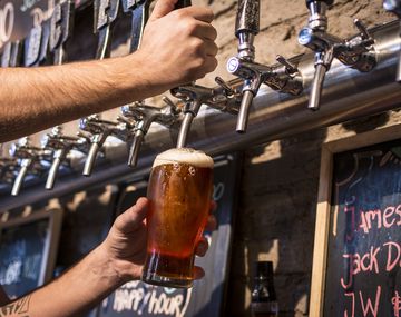 Los mitos relacionados a la cerveza: color, temperatura y maridaje&nbsp;