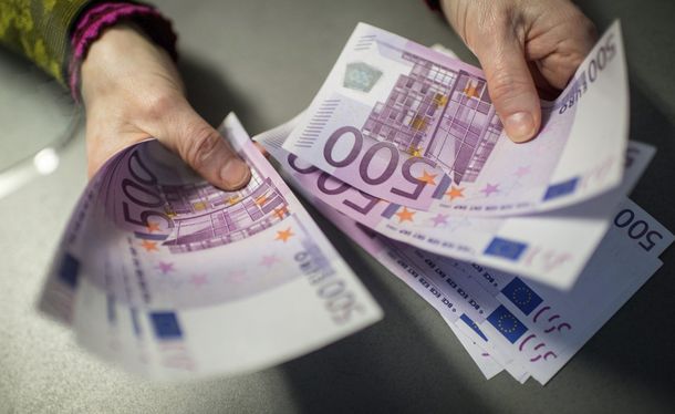 Insólita aparición de miles de euros en las cañerías