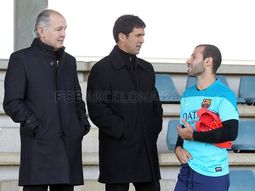 cumbre en barcelona: sabella, junto a messi y mascherano cumbre en barcelona: sabella, junto a messi y mascherano