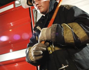 Bomberos compran un camión cisterna y se los roban