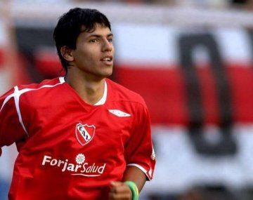 Independiente avisa que va por la vuelta del Kun Agüero