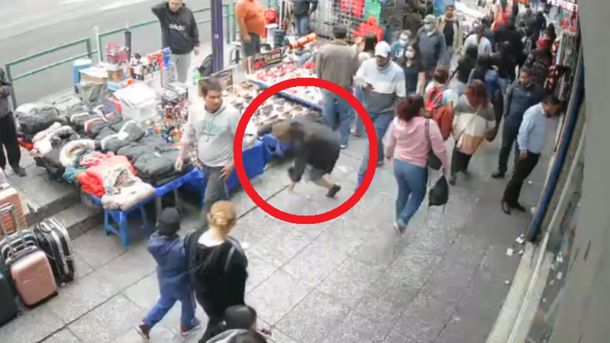 La peligrosa banqueta del Eje Central de CDMX.