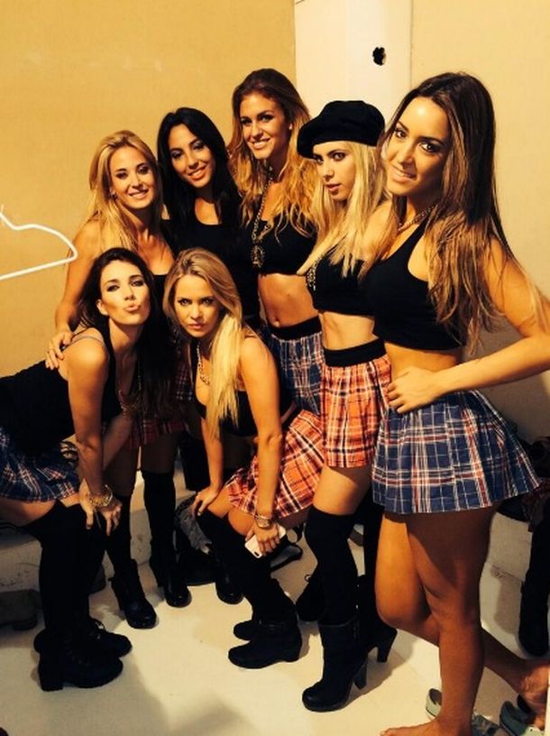 El back hot de Alejandra Maglietti junto a otras modelos