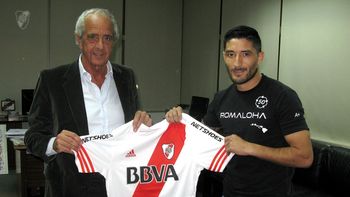 llego y firmo: casco ya es de river y podria jugar el superclasico llego y firmo: casco ya es de river y podria jugar el superclasico