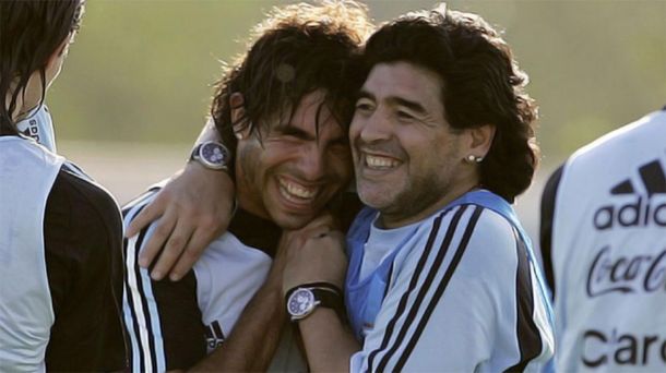 Maradona dio por hecha la llegada de Tevez a Boca: Bienvenido a casa