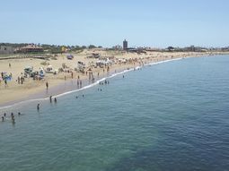La Junta Departamental prohibió los boliches en La Paloma, La Pedrera, Punta Rubia, La Aguada, Antoniópolis, Arachania y otras playas. (Foto: Gobierno de Rocha) La Junta Departamental prohibió los boliches en La Paloma, La Pedrera, Punta Rubia, La Aguada, Antoniópolis, Arachania y otras playas. (Foto: Gobierno de Rocha)