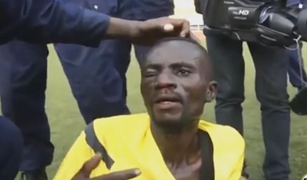 Brutal: hinchas se metieron al campo y desfiguraron al árbitro