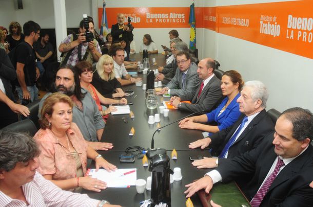 Provincia ofreció reabrir la paritaria pero los maestros ratificaron el paro