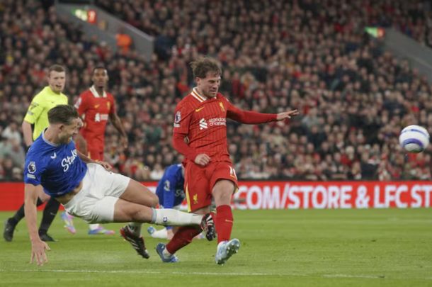 Amenazaron de muerte al jugador de Everton que le pegó una brutal patada a Alexis Mac Allister