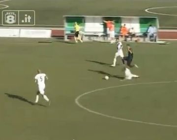Mirá un gol maradoniano en el fútbol italiano