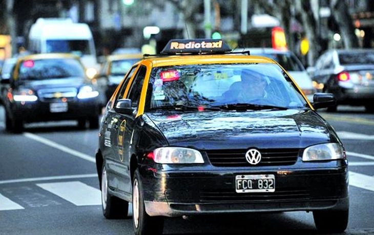 Taxistas denuncian ataques en medio del #ParoDeTransporte