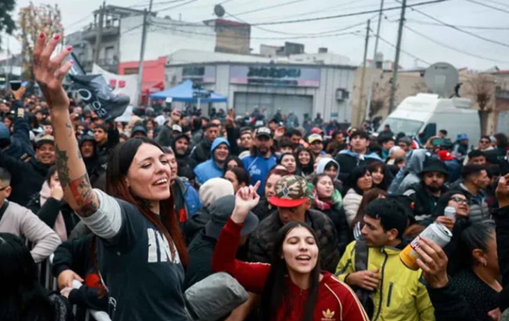 El velorio más grande del mundo: sigue la despedida a Indio Solari con fuertes críticas al Gobierno