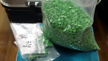 otro europeo detenido mientras viajaba a la argentina con 15 mil pastillas de droga otro europeo detenido mientras viajaba a la argentina con 15 mil pastillas de droga