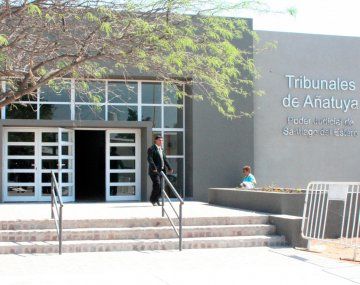 Una nena de 11 años le contó a su maestra que fue entregada a dos hombres por su padrastro