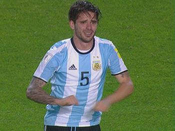 VIDEO: La lesión de Gago y el pedido desesperado del jugador para seguir jugando