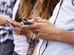 las empresas de telefonia movil postergaron las subas de precios las empresas de telefonia movil postergaron las subas de precios