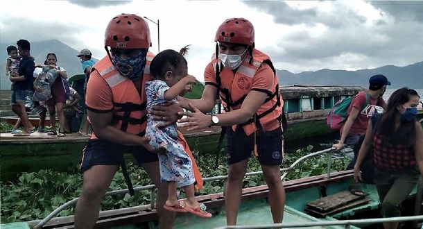 Filipinas: el tifón Goñi dejó más de 350 mil evacuados