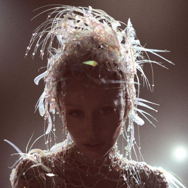 Miley Cyrus lanza su nuevo single Secrets