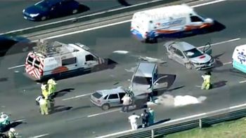 Tres autos chocaron en Panamericana Tres autos chocaron en Panamericana