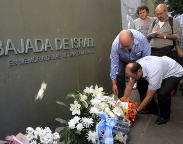 Cristina recibe a familiares de víctimas del atentado a la Embajada de Israel