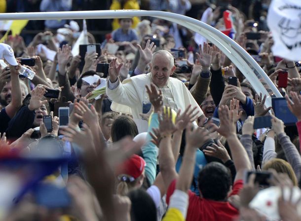 ¿Francisco ratificó su liderazgo político?