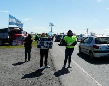 Se complica el regreso por un corte en la Ruta 2