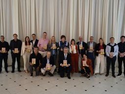 milei agasajo a sus funcionarios con un asado de fin de ano en olivos: que les regalo milei agasajo a sus funcionarios con un asado de fin de ano en olivos: que les regalo