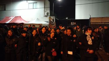 Trabajadoras de Pepsico frente a la planta Trabajadoras de Pepsico frente a la planta