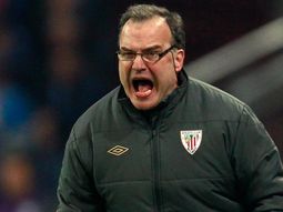 molesto con la dirigencia, bielsa renuncio al bilbao molesto con la dirigencia, bielsa renuncio al bilbao