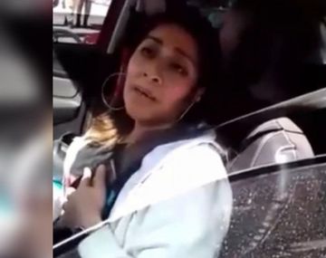 La demoraron por manejar cantando a los gritos y el motivo que dio sorprendió a todos