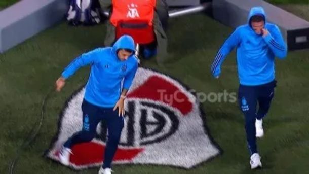 El gesto de Paredes con el escudo de River que nadie vio