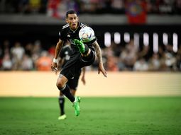 Ángel Di María debutó con la camiseta de la Juventus en un amistoso con Chivas de Guadalajara. Ángel Di María debutó con la camiseta de la Juventus en un amistoso con Chivas de Guadalajara.
