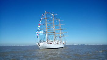 Después de casi seis meses llega a la Argentina la Fragata Libertad. Después de casi seis meses llega a la Argentina la Fragata Libertad.