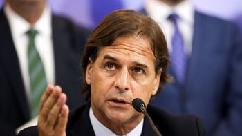 lacalle pou apoya publicamente al senador gustavo penades lacalle pou apoya publicamente al senador gustavo penades