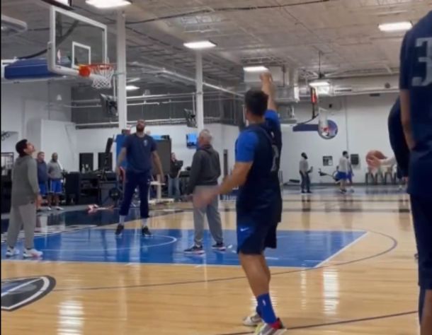 Campazzo es jugador de Dallas Mavericks y ya muestra su magia