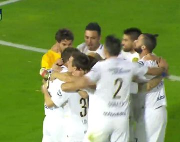 Rosario Central superó a Ferro en penales y está en cuartos