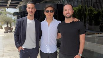 Paulo Dybala junto a su nuevo representante. Paulo Dybala junto a su nuevo representante.
