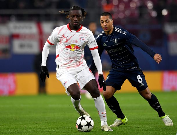 El Aston Villa de Dibu Martínez se impuso 3-2 ante RB Leipzig por la Champions